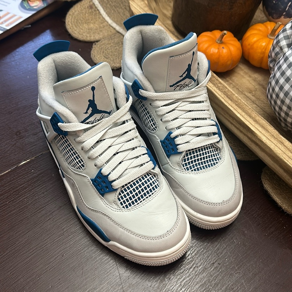 Jordan Retro 4s Military Blue